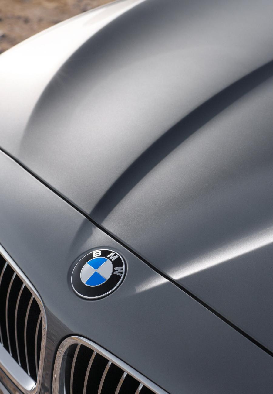  BMW 520d Saloon 2010 года  (фото 2 из 9)